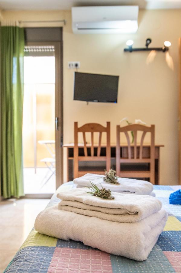 Apartamentos Maribel Calaceite Eksteriør billede